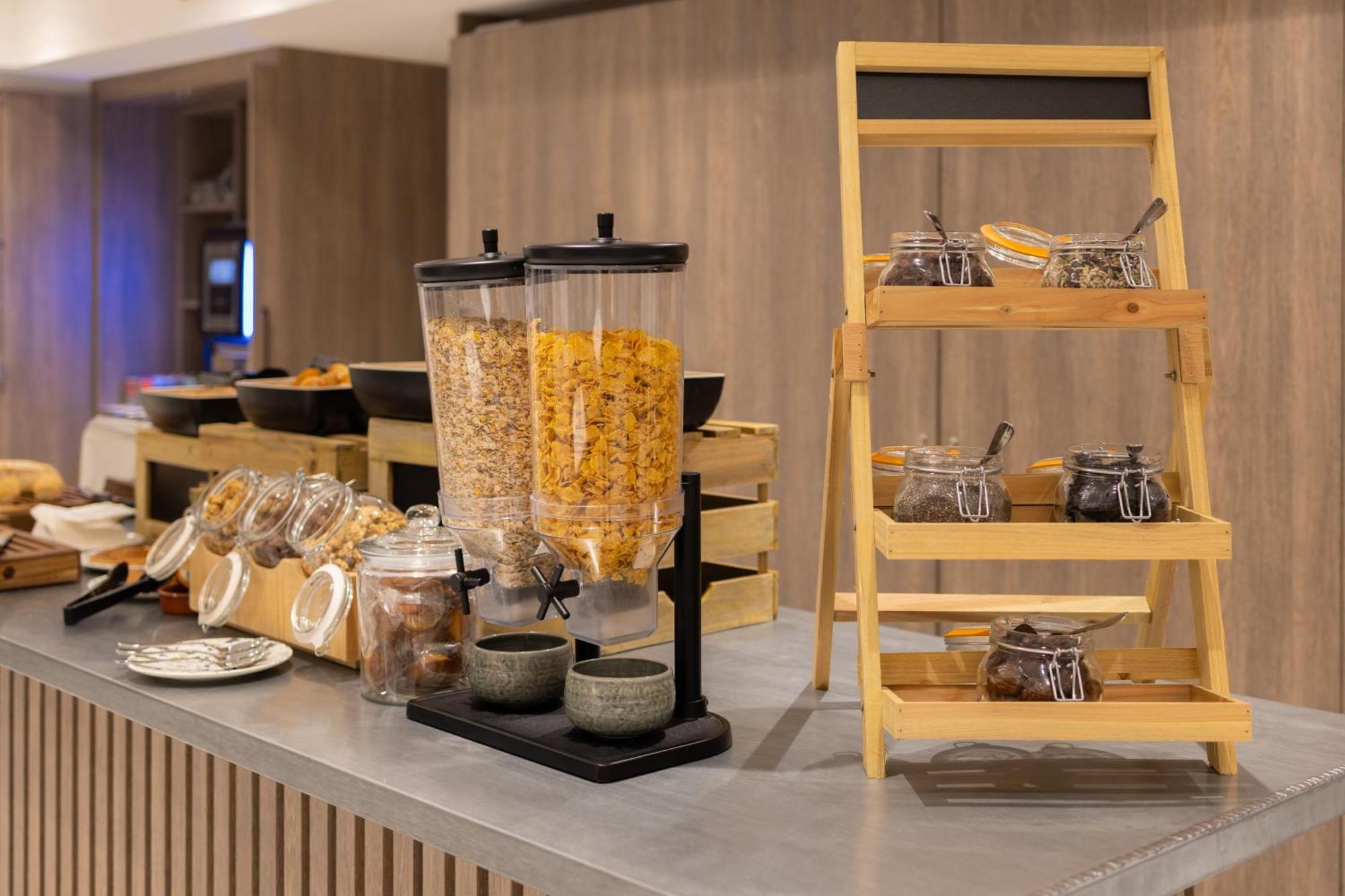 Staybridge Suites - Cannes Centre By Ihg Zewnętrze zdjęcie
